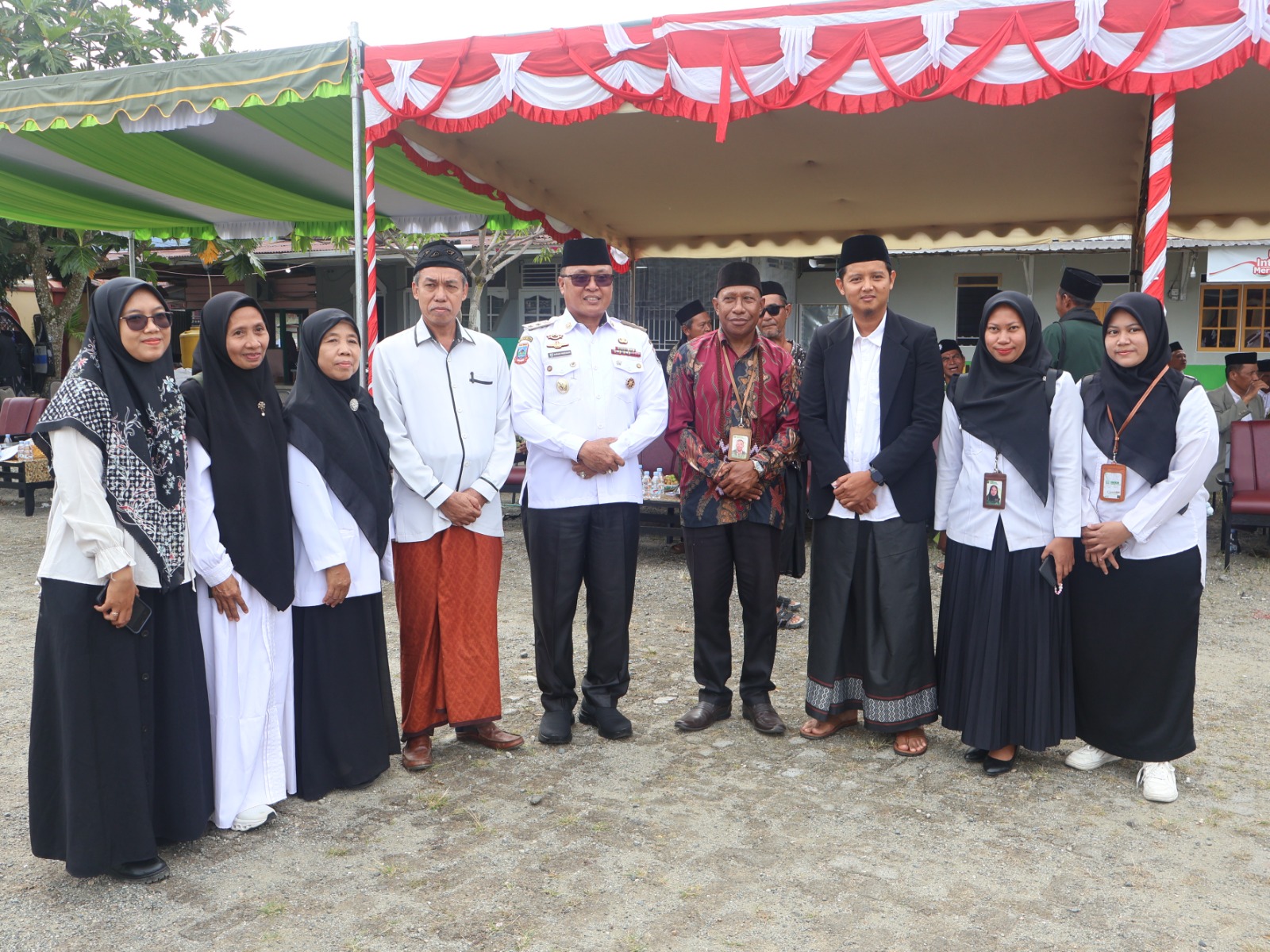 Bupati Mesak Magai Hadiri Pengajian Akbar Hari Santri 2025 di Wanggar, Tegaskan Peran Santri Jayakan Negeri